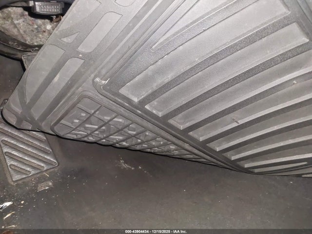 4T1BF1FKXHU294481 Toyota CAMRY SE