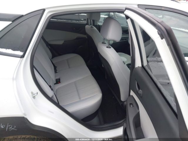 2022 HYUNDAI KONA KM8K6CAB1NU832113 Photo 7