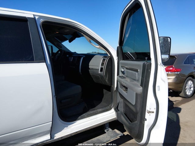 43904495 :رقم المزاد ، 3C63RRHL6JG394498 vin ، 2018 Ram 3500 Slt  4x4 8' Box مزاد بيع