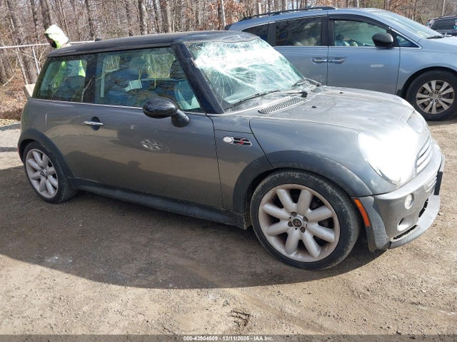 2006 MINI COOPER S WMWRE335X6TL17063 Photo 0