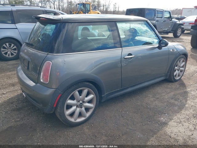 2006 MINI COOPER S WMWRE335X6TL17063 Photo 3