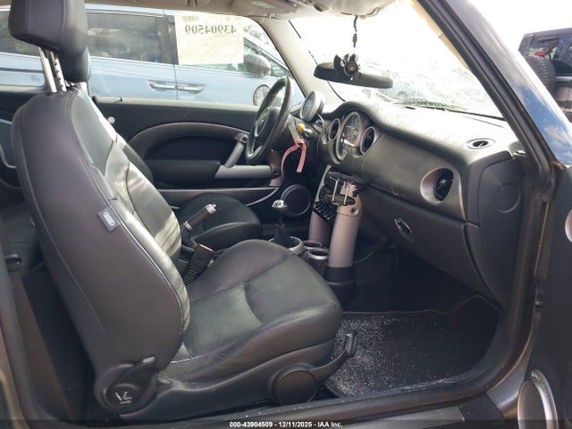 2006 MINI COOPER S WMWRE335X6TL17063 Photo 4