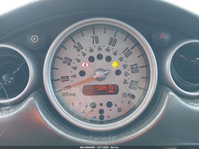 2006 MINI COOPER S WMWRE335X6TL17063 Photo 6