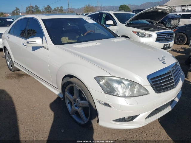 2009 MERCEDES-BENZ S 550 WDDNG86X99A257806