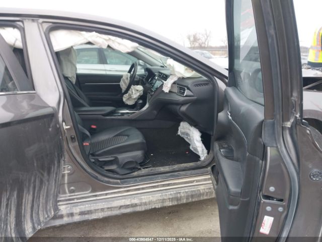 2019 TOYOTA CAMRY 4T1B11HK6KU806336 Photo 4