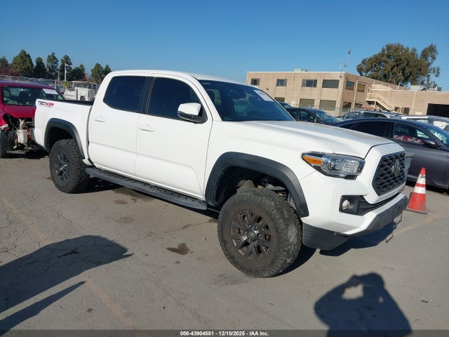 Toyota Tacoma Trd Off Road 2018 3TMCZ5AN1JM172479 main image