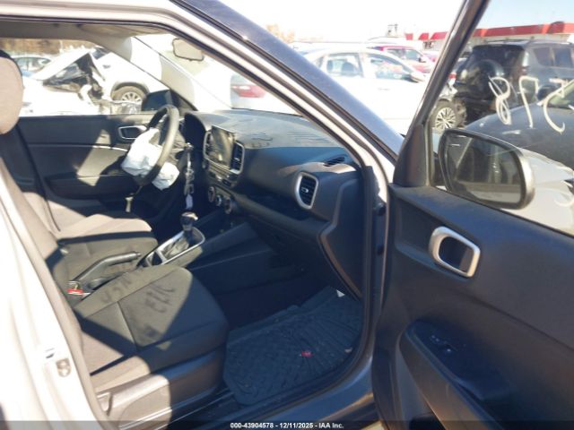 2021 HYUNDAI VENUE KMHRB8A3XMU121038 Photo 4