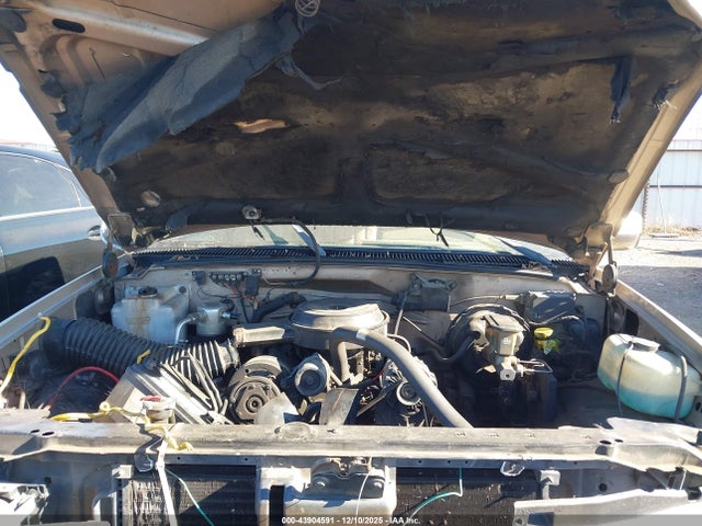 43904591 :رقم المزاد ، 1GCDC14Z9NZ147637 vin ، 1992 Chevrolet Gmt-400 C1500 مزاد بيع