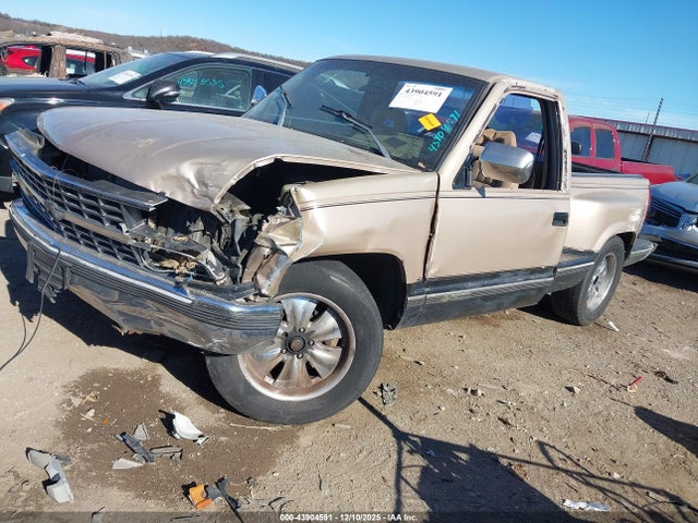 43904591 :رقم المزاد ، 1GCDC14Z9NZ147637 vin ، 1992 Chevrolet Gmt-400 C1500 مزاد بيع