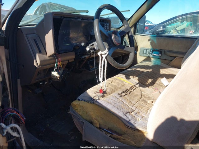 43904591 :رقم المزاد ، 1GCDC14Z9NZ147637 vin ، 1992 Chevrolet Gmt-400 C1500 مزاد بيع