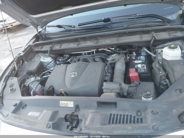 5TDGZRAH0NS106305 Toyota Highlander Xle