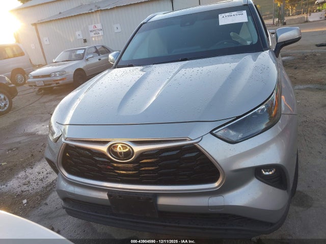 5TDGZRAH0NS106305 Toyota Highlander Xle