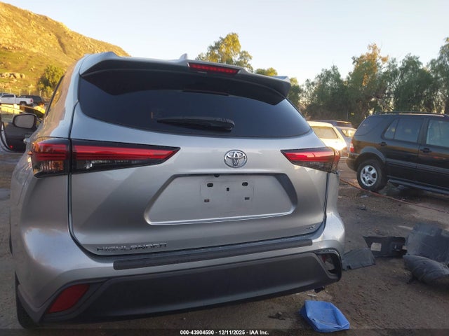 5TDGZRAH0NS106305 Toyota Highlander Xle