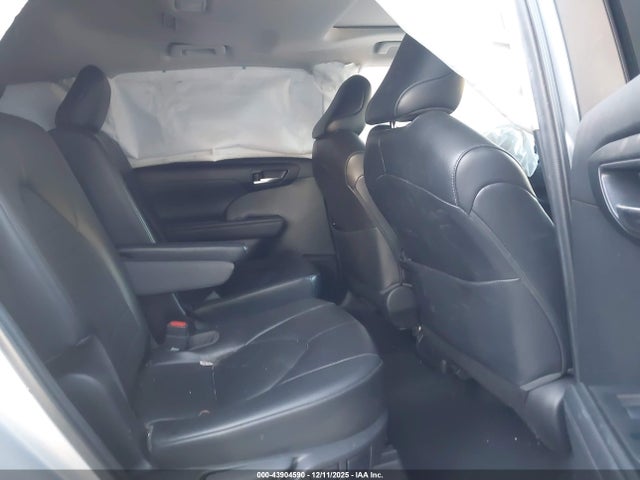 5TDGZRAH0NS106305 Toyota Highlander Xle