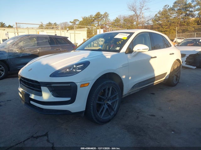 2022 PORSCHE MACAN WP1AA2A54NLB01912 Photo 1