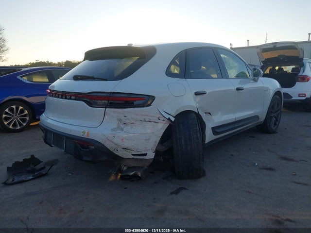 2022 PORSCHE MACAN WP1AA2A54NLB01912 Photo 3