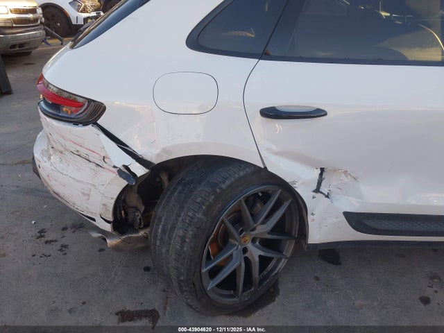 2022 PORSCHE MACAN WP1AA2A54NLB01912 Photo 5