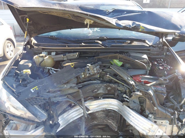 43904705 :رقم المزاد ، 2C4RC1DG9MR517014 vin ، 2021 Chrysler Voyager Lxi مزاد بيع