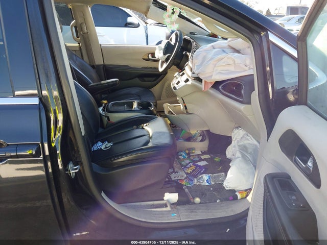 43904705 :رقم المزاد ، 2C4RC1DG9MR517014 vin ، 2021 Chrysler Voyager Lxi مزاد بيع