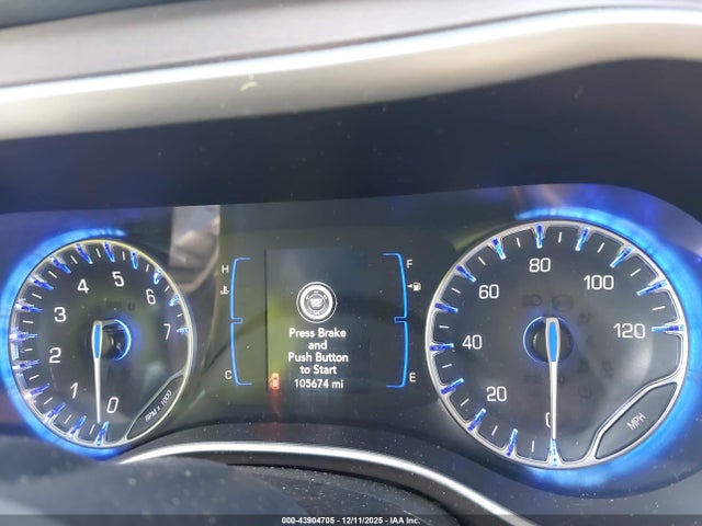 43904705 :رقم المزاد ، 2C4RC1DG9MR517014 vin ، 2021 Chrysler Voyager Lxi مزاد بيع