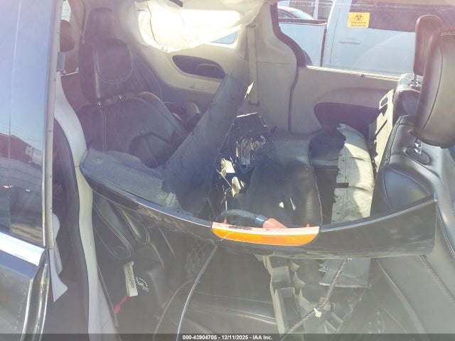 43904705 :رقم المزاد ، 2C4RC1DG9MR517014 vin ، 2021 Chrysler Voyager Lxi مزاد بيع