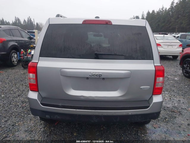 1C4NJPFB0FD297700 Jeep Patriot Latitude