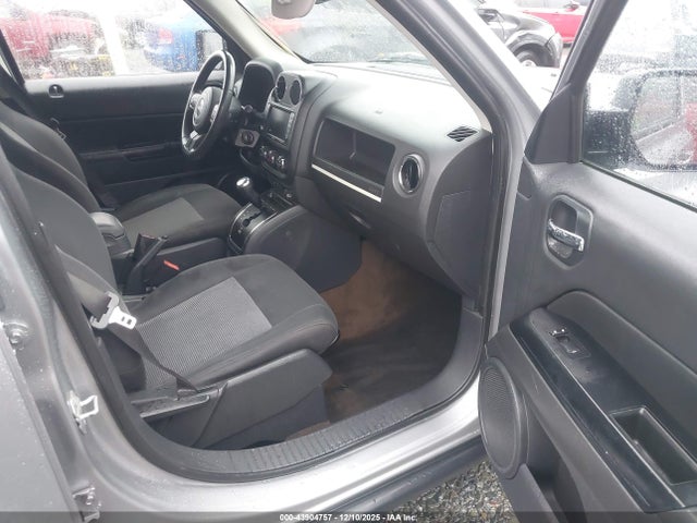 1C4NJPFB0FD297700 Jeep Patriot Latitude