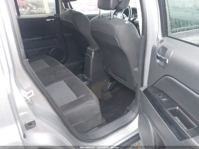 1C4NJPFB0FD297700 Jeep Patriot Latitude