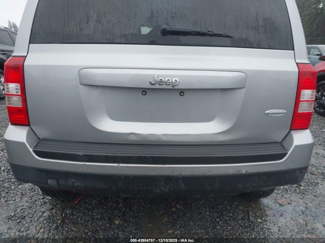 1C4NJPFB0FD297700 Jeep Patriot Latitude