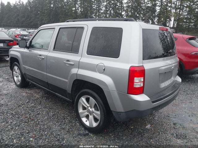 1C4NJPFB0FD297700 Jeep Patriot Latitude
