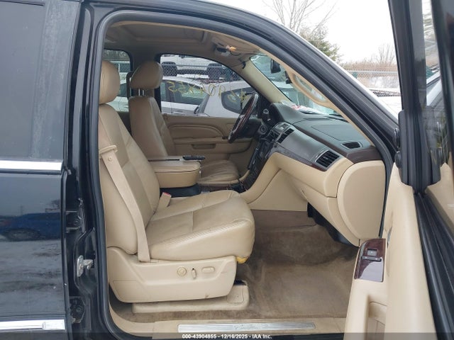 2011 CADILLAC ESCALADE ESV 1GYS4JEF3BR233489 Photo 4