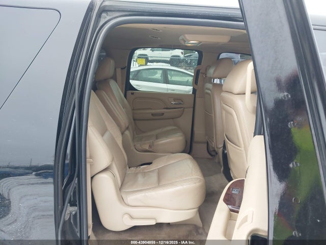 2011 CADILLAC ESCALADE ESV 1GYS4JEF3BR233489 Photo 7