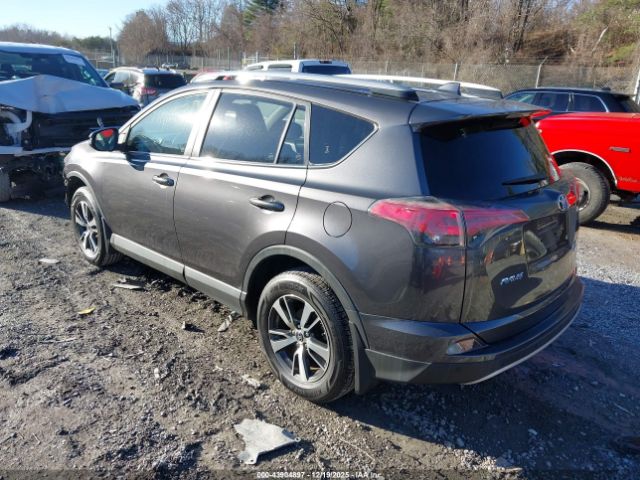 2018 TOYOTA RAV4 JTMRFREV6JJ726066 Photo 2