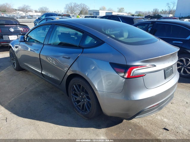 2025 TESLA MODEL 3 5YJ3E1EA0SF025331 Photo 2