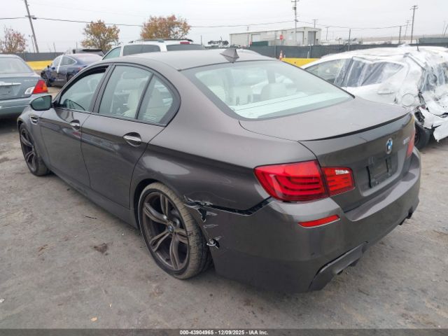 2013 BMW M5 WBSFV9C54DC773641 Photo 2