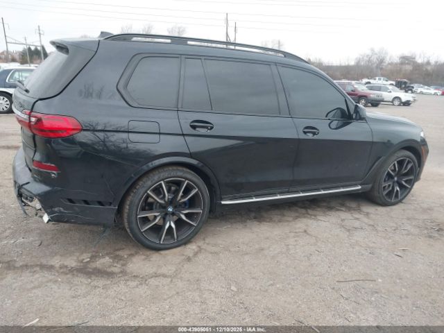 2021 BMW X7 5UXCW2C02M9G00007 Photo 3