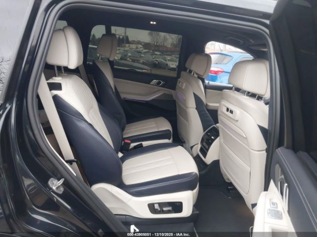 2021 BMW X7 5UXCW2C02M9G00007 Photo 7