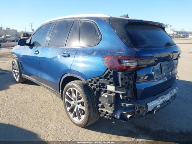 2019 BMW X5 5UXCR6C51KLL36365 Photo 2
