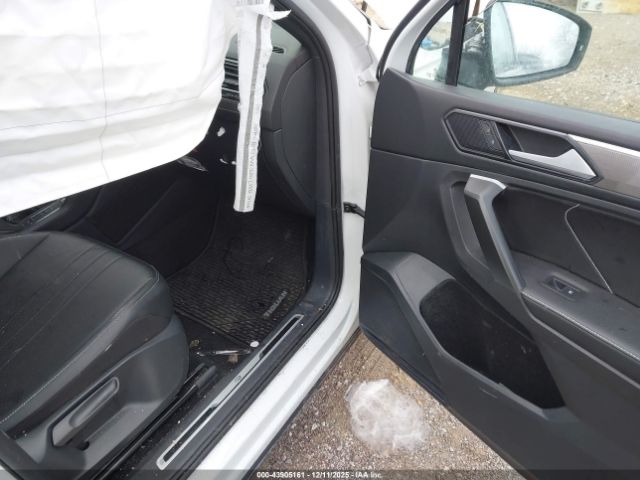 2024 VOLKSWAGEN TIGUAN 3VV8B7AXXRM158634 Photo 4