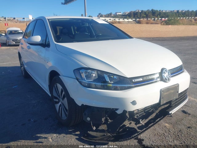 WVWKR7AU4KW913210 Volkswagen E-golf Se