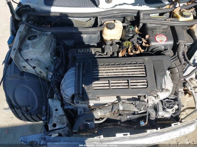2005 MINI COOPER S WMWRE334X5TG95490 Photo 9
