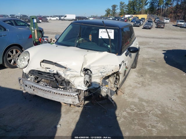 2005 MINI COOPER S WMWRE334X5TG95490 Photo 1