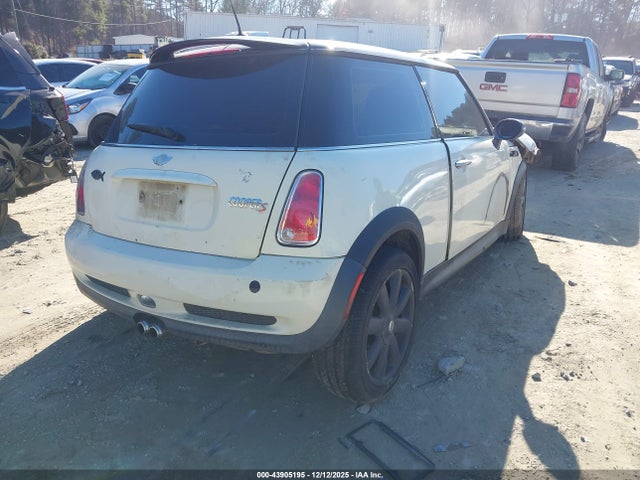 2005 MINI COOPER S WMWRE334X5TG95490 Photo 3