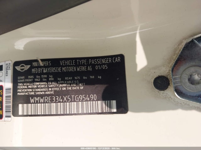 2005 MINI COOPER S WMWRE334X5TG95490 Photo 8