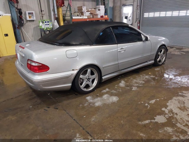 2002 MERCEDES-BENZ CLK 430 WDBLK70G42T115763 Photo 3