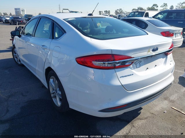 3FA6P0HD4JR261278 Ford FUSION SE
