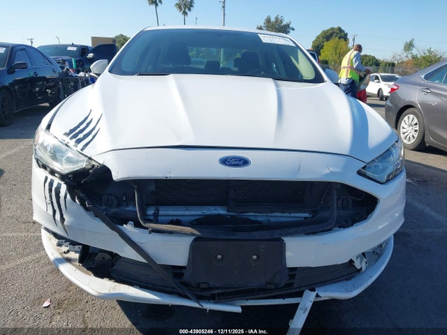 3FA6P0HD4JR261278 Ford FUSION SE