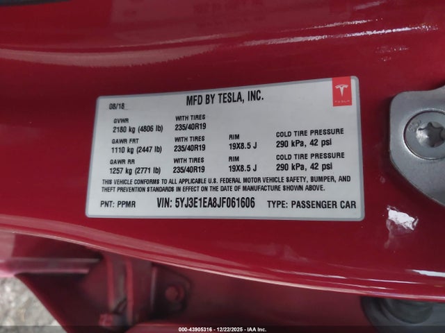 2018 TESLA MODEL 3 5YJ3E1EA8JF061606 Photo 8