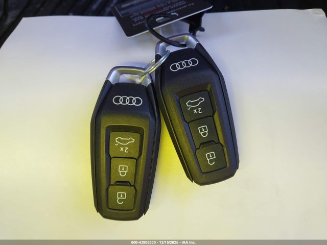 2025 AUDI Q6 E-TRON WA124BGF2SA041935 Photo 10