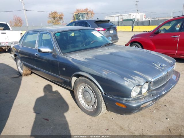 1999 JAGUAR XJ8 SAJKD6041XC876198
